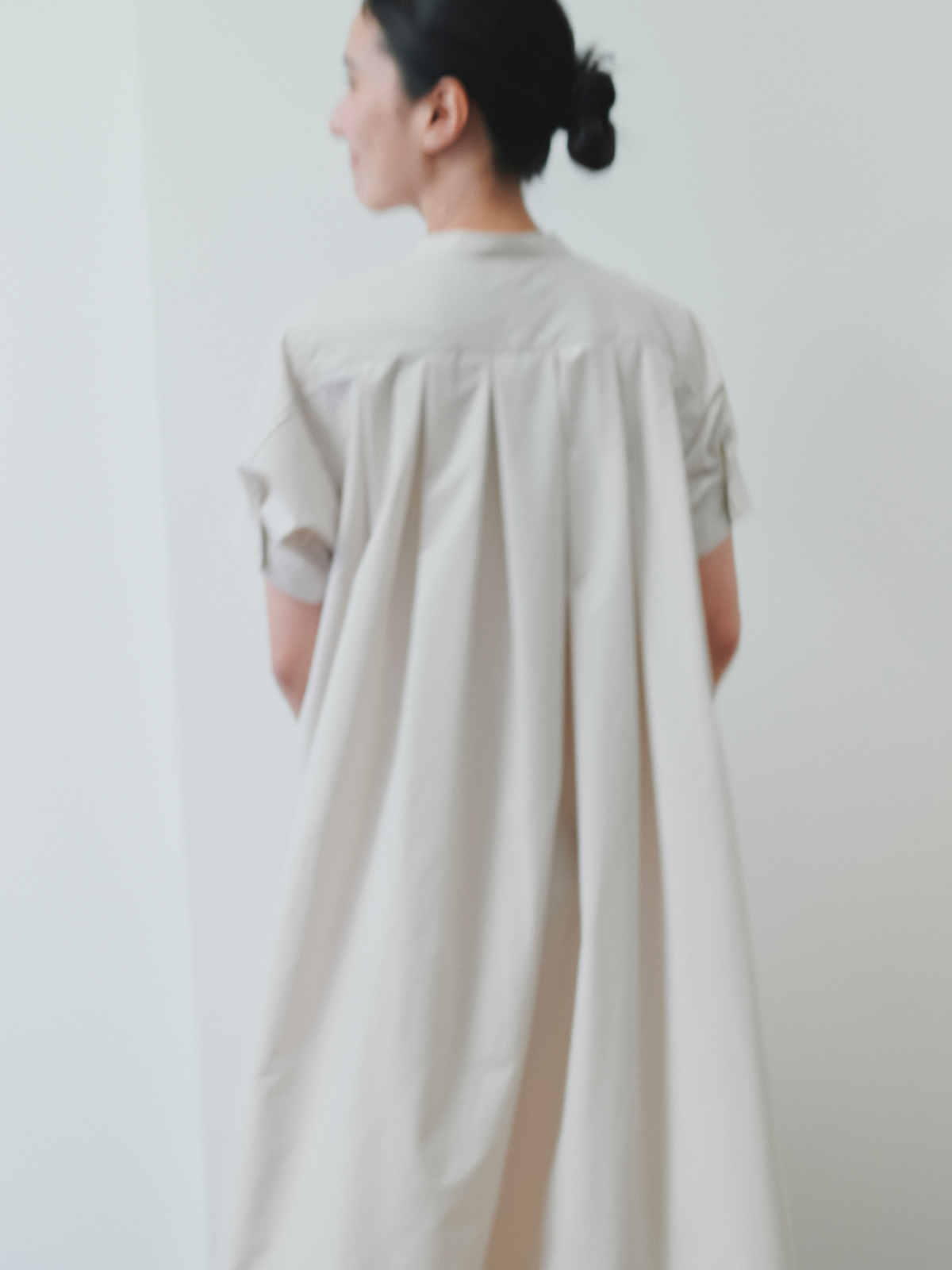 lelill レリル バックタックフラップワンピース