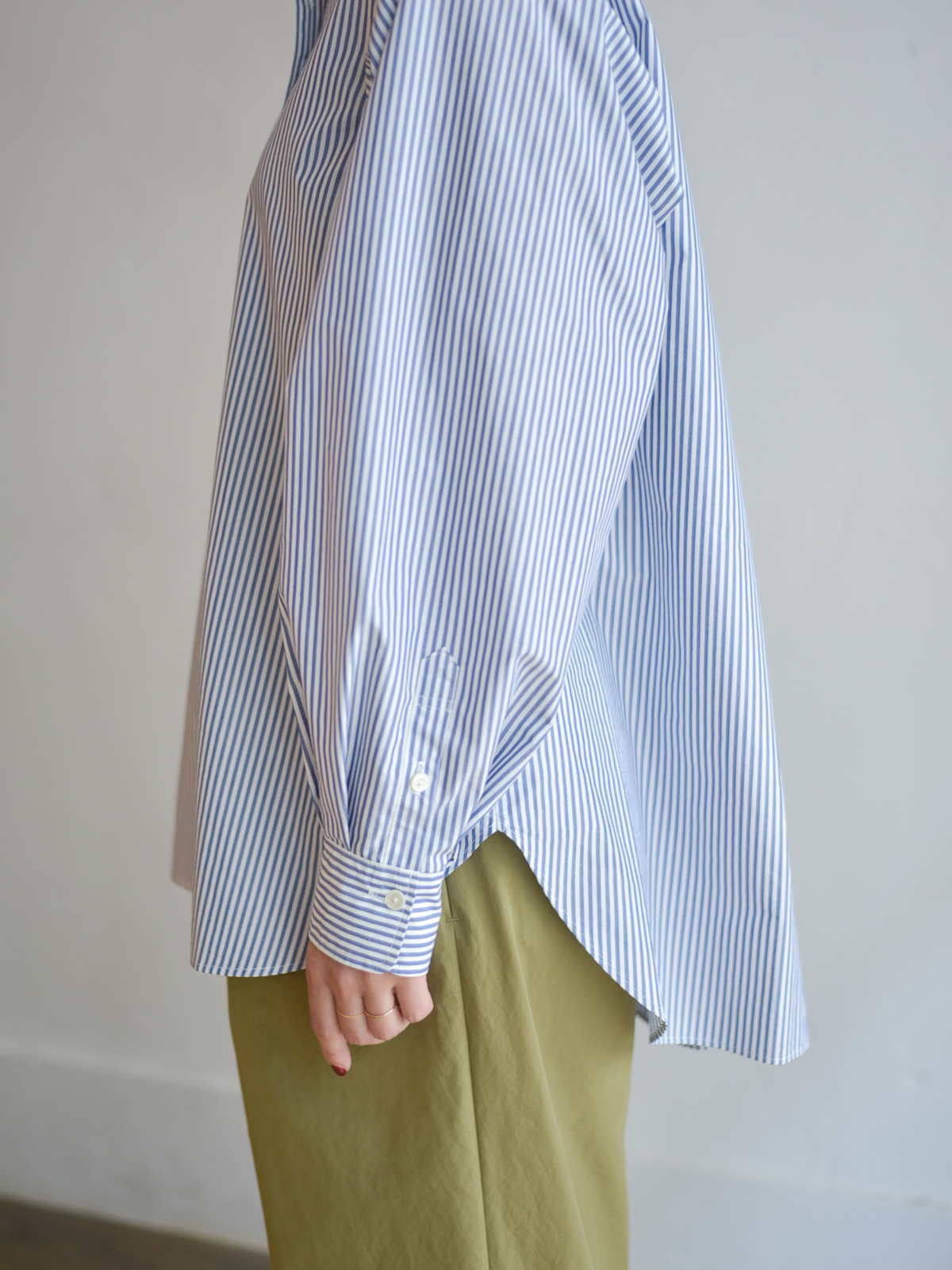 1009(どうぐ)POINT対象|【直営店限定】lelill レリル オーガニックタイプライターフレアーシャツ