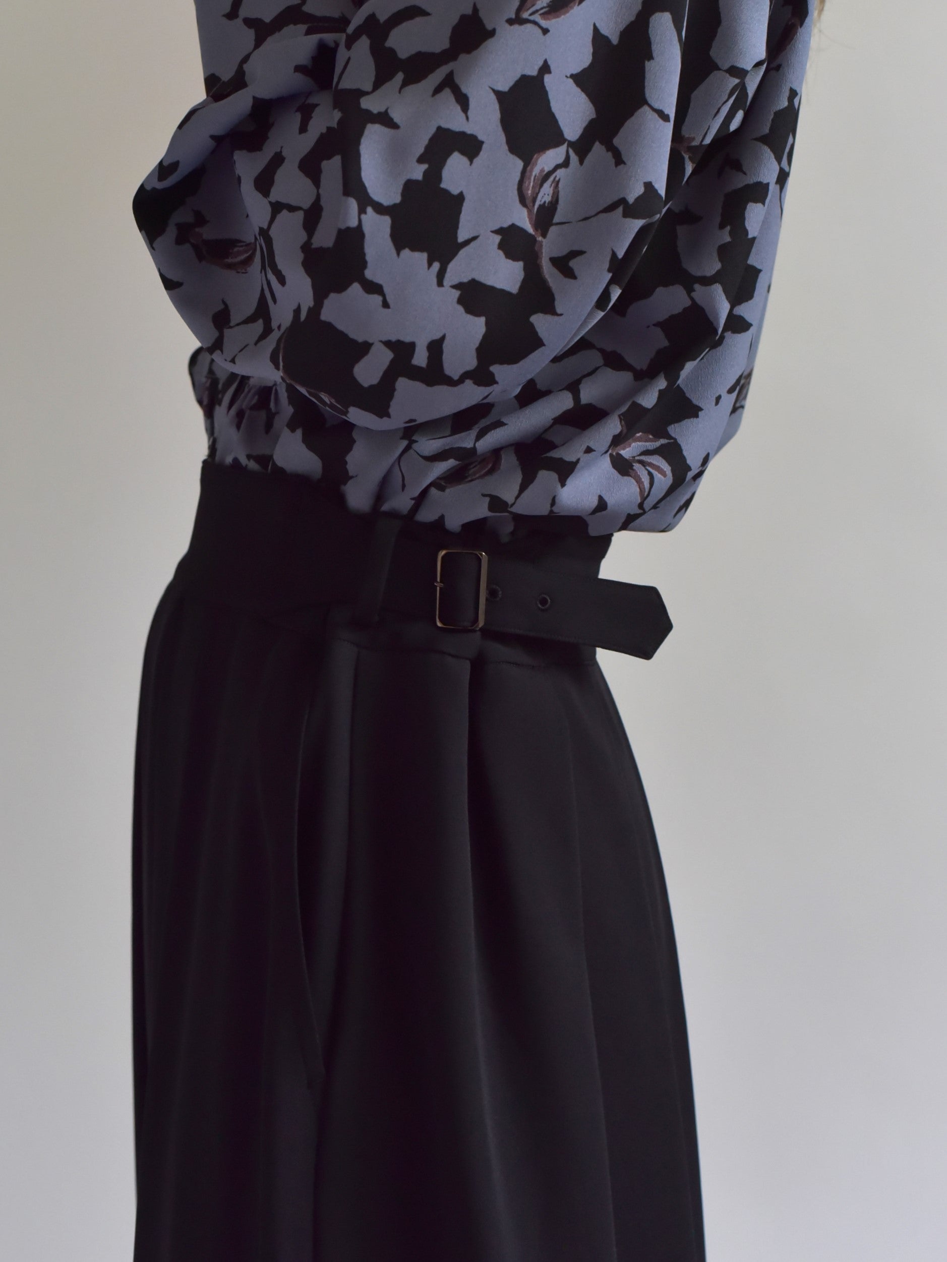 lelill レリル 日本製 サイドベルトタックフレアースカート