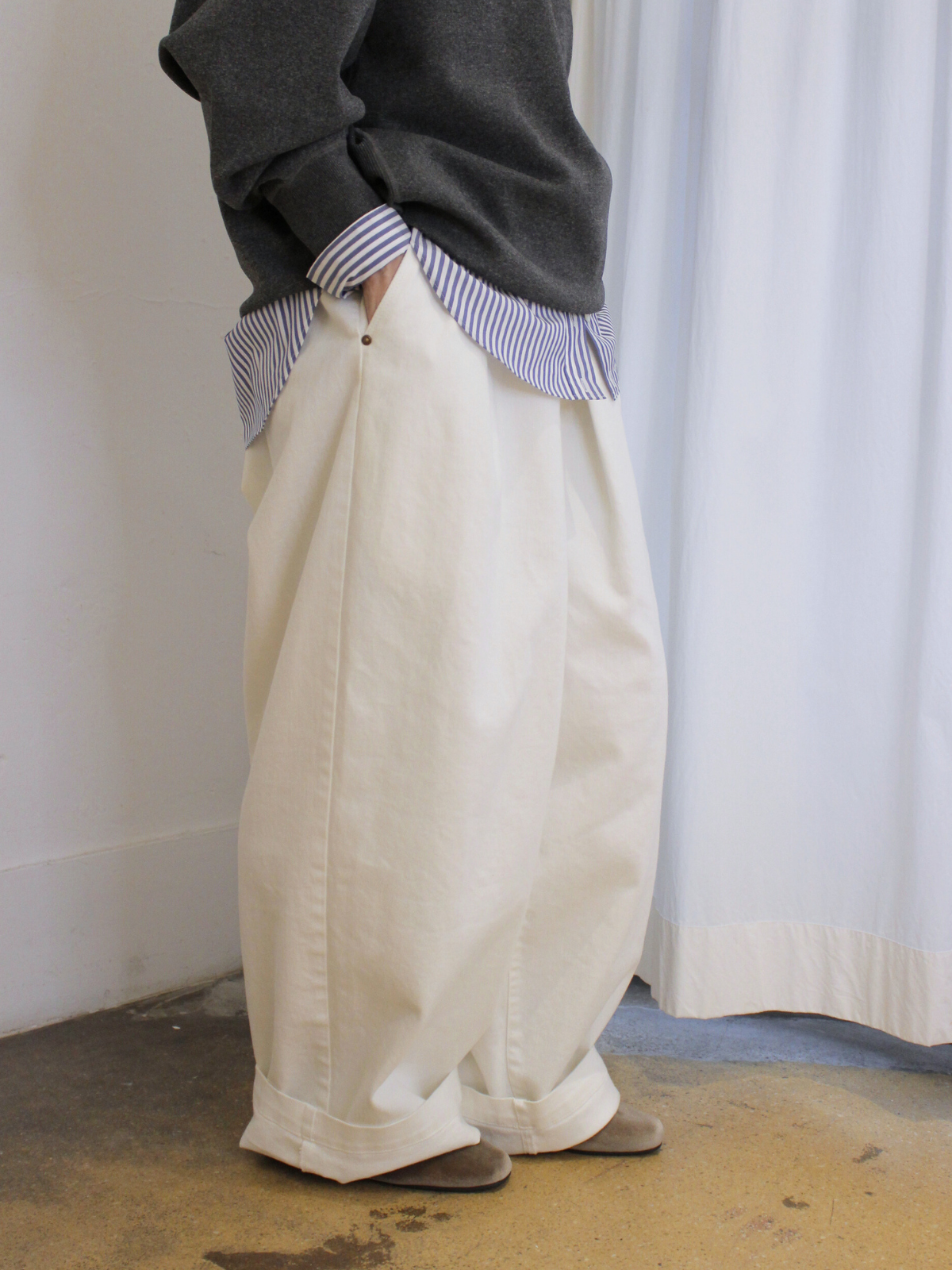 "NEW ARRIVAL" lelill レリル　タックワイドジーンズ